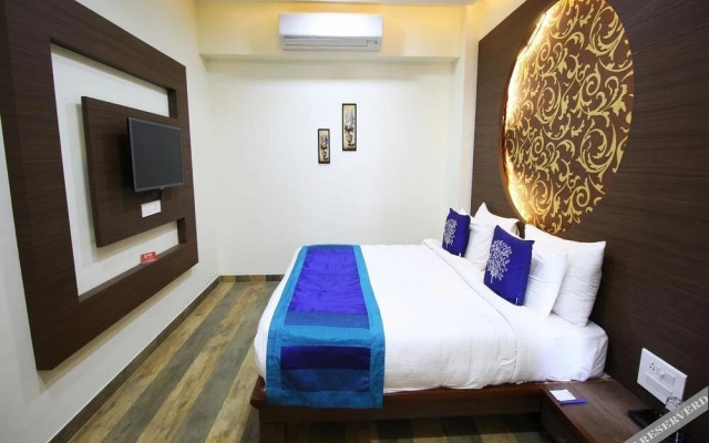 OYO Premium Home Guard Chowk Dwarka