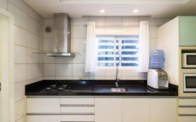Apt w/ 3BR & BBQ 350m From the Beach Lam0601