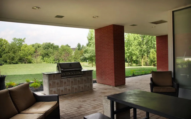 Residence & Conference Centre - Brampton