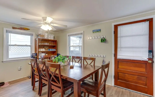 Pet-friendly Long Beach Island Home: Walk to Beach