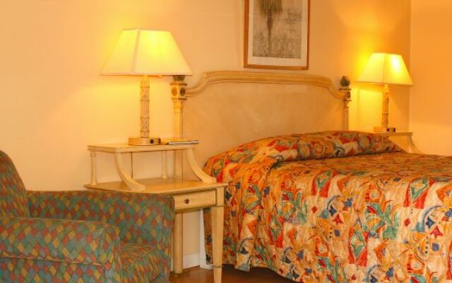 Orchard Garden Hotel & Suites