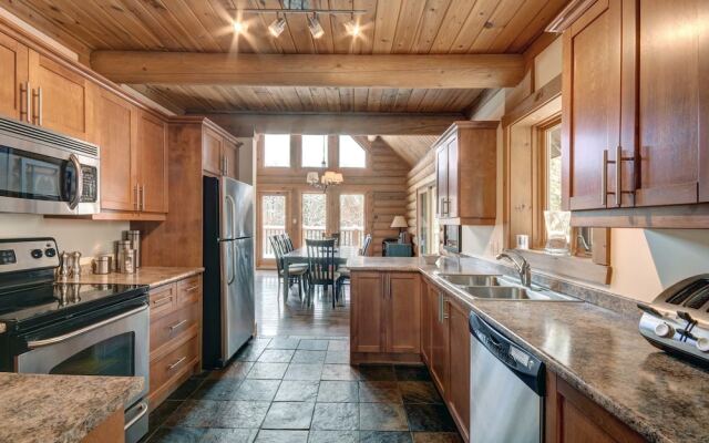 Chalet Lakota