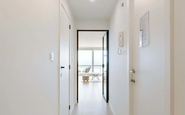 Pleasant Apartment With Frontal sea View