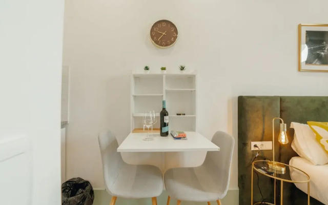 Downtown Suite A by Vacationy