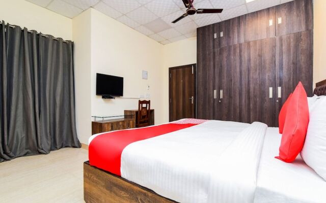 OYO Flagship 757 Blite Golf course road