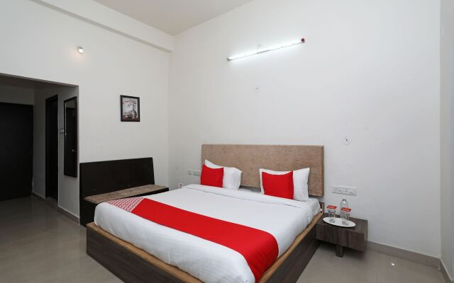 OYO 10967 Dhola Maru Resort