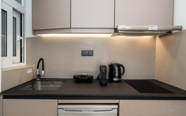 Minimal Studio with Balcony in Central Athens