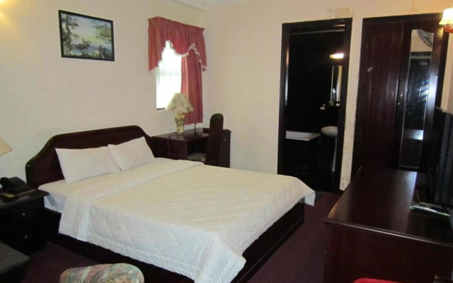 The Sun Hotel