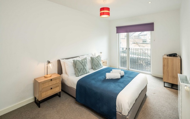 Modern 2 Bed Flat Near O2 & Canary Wharf
