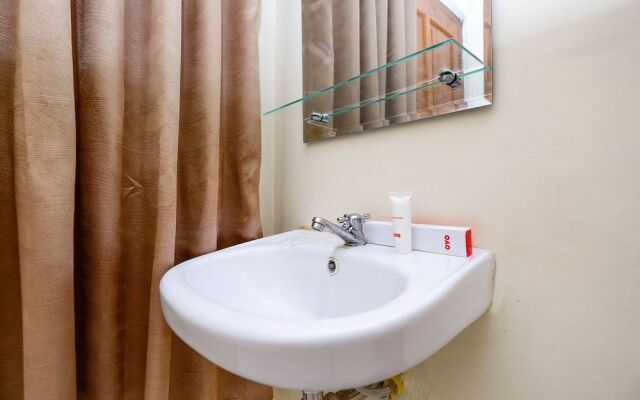 Oyo 2258 Santana Guest House