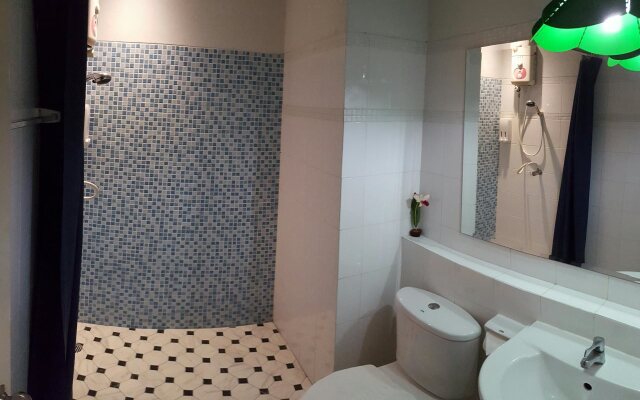 Sathorn Terrace Apartment