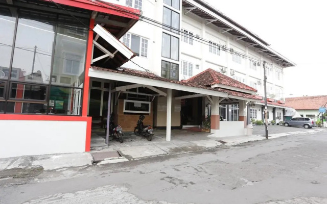 RedDoorz near Graha Saba UGM