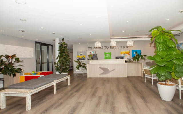 ibis Styles The Entrance