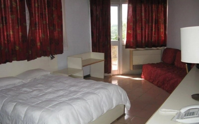 Ayaba Hotel