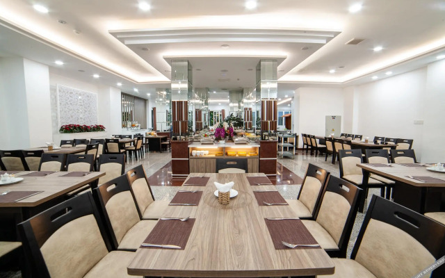 Rum Vang II Hotel