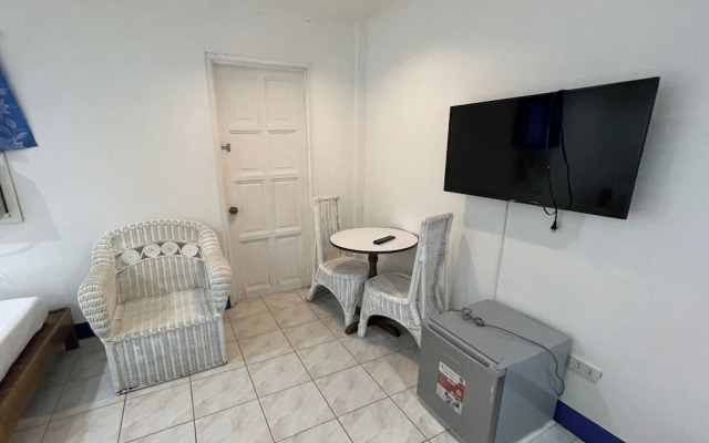 Casa De Praxides Tourist Inn