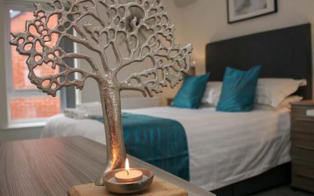 No25-Luxe Living Guest House- 2 Bed-WIFI-Free Parking-City- Beach