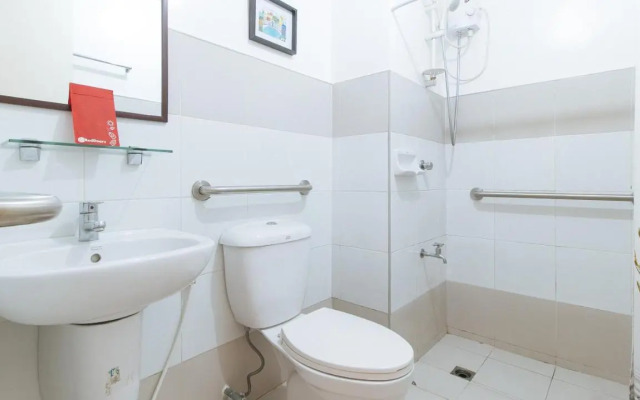 RedDoorz Plus @ Buendia Ave Makati