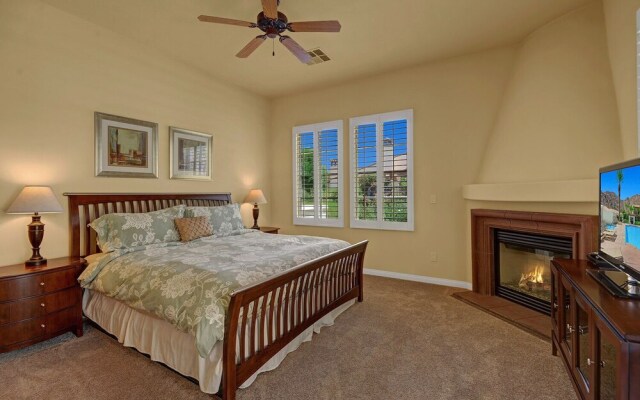 Barefoot Villa Mountain Views & Luxury Spa Access