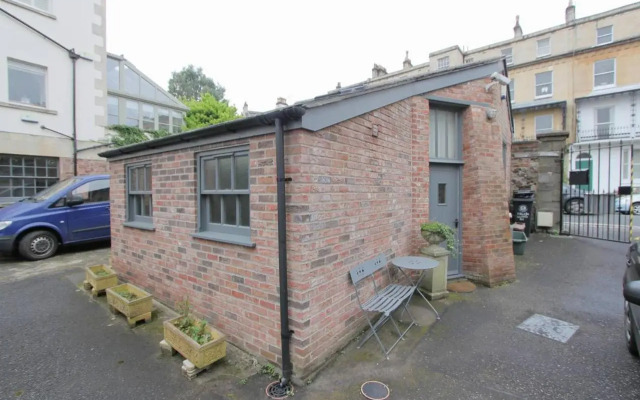 The Coach House, Clifton and Parking - Hopewell