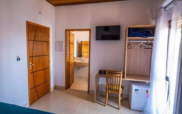 Mar Egeu Arte & Pouso