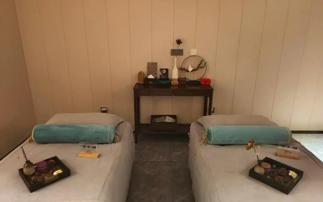 Romanjoy International Hotel