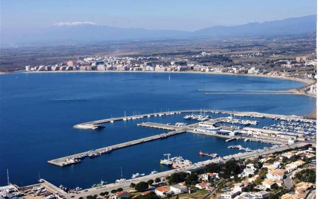 Josep Sabate, 4 1 In Roses