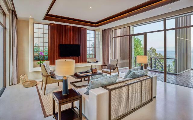 Lushan West Sea Resort, Curio Collection by Hilton