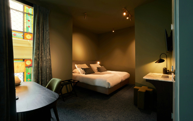 Heavens Hotel