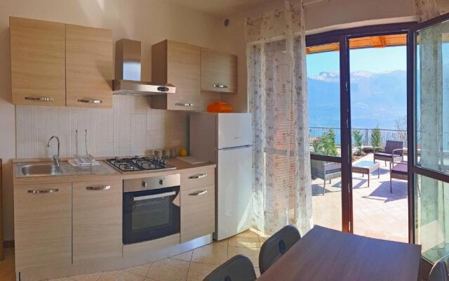 La Quiete 27 Lake view by Gardadomusmea