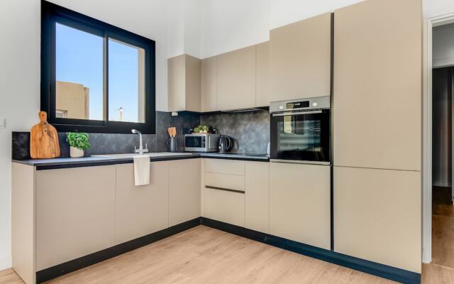 Sanders Crystal 1 - Charming 1-bdr Apt With Shared Pool