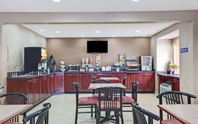 Microtel Inn & Suites By Wyndham Charleston Wv