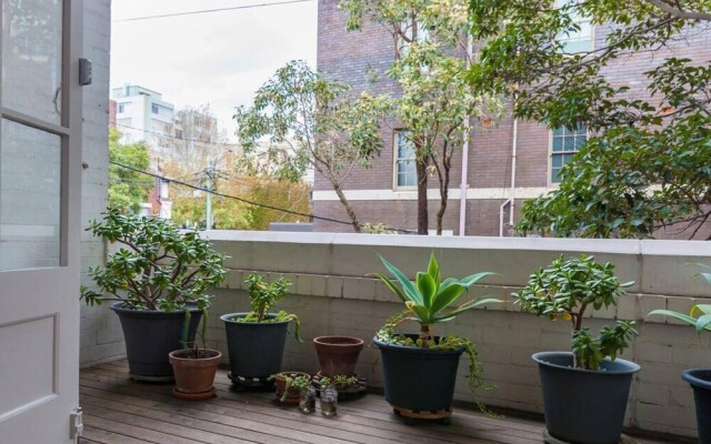 Spacious Art Deco Apartment in Darlinghurst