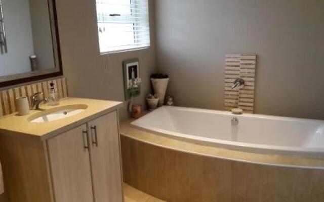 Jenvey House Selfcatering Apartments & BnB