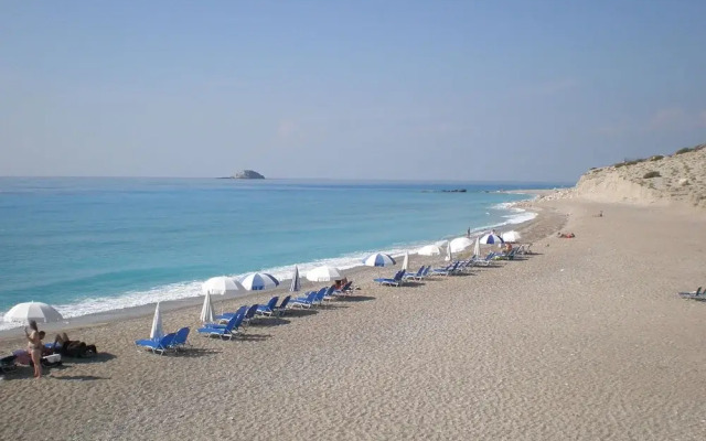 Luxurious Villa in Vasiliki with Swimming Pool & Hot Tub