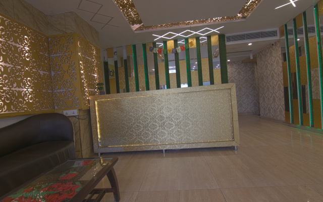 Fabhotel Sallow Grand
