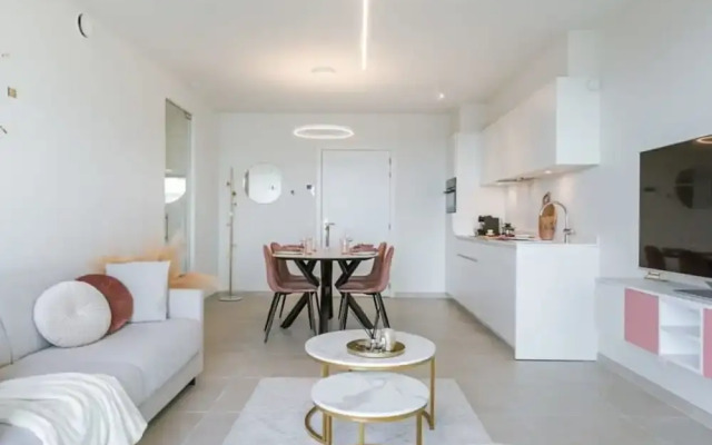 Apartment With Lateral sea View and Harbor View