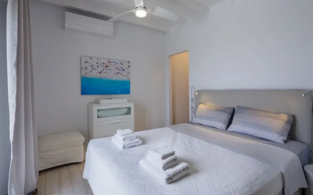 The Gallery Home - Elegant Villa In Antiparos