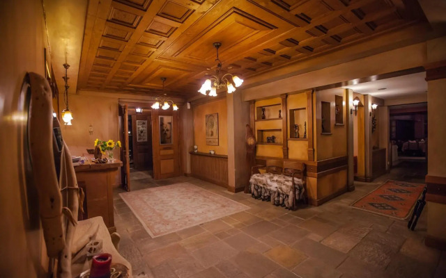 Vitina House