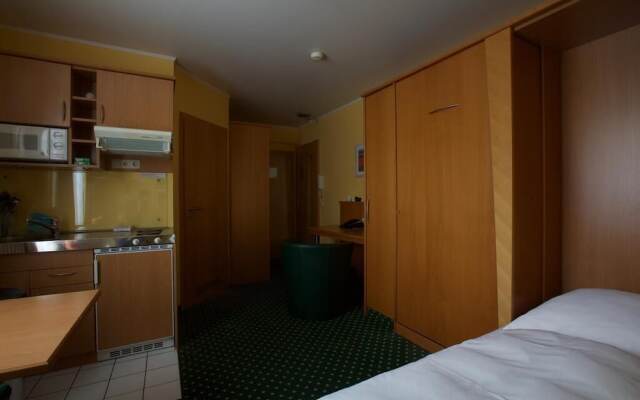 Au P'tit Max - Studios hotel
