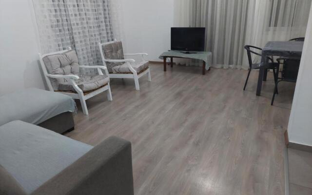 White house 3 bedroom City Center