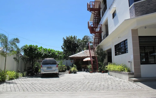 Spacious Private apartment at Laorenza Residences