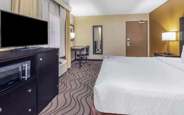 La Quinta Inn & Suites by Wyndham Carlsbad - Legoland Area