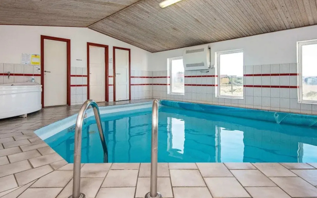 10 Person Holiday Home in Harboore-by Traum