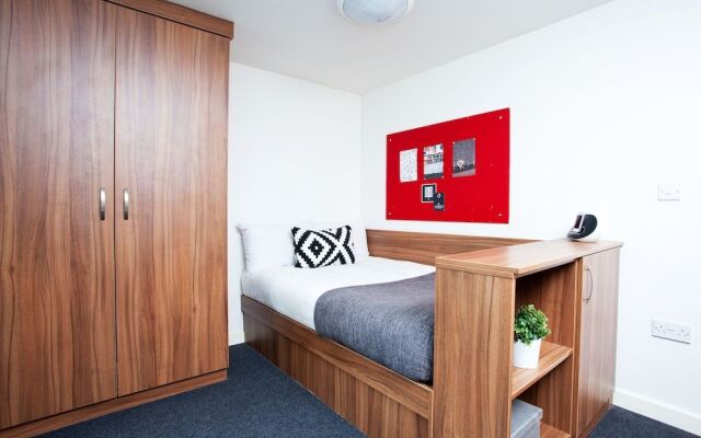 Modern Student-Only Studios by Angel High Street