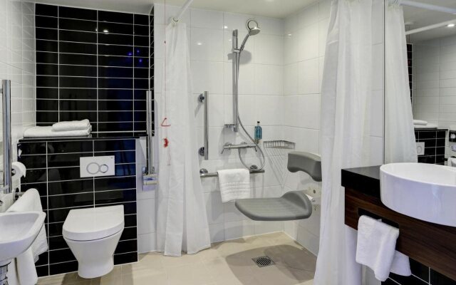 Holiday Inn Express London - ExCeL, an IHG Hotel