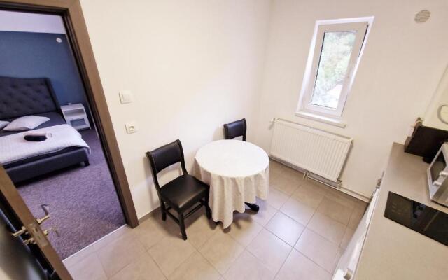 Marcos Apartments - self check-in