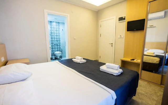 M2 Otel