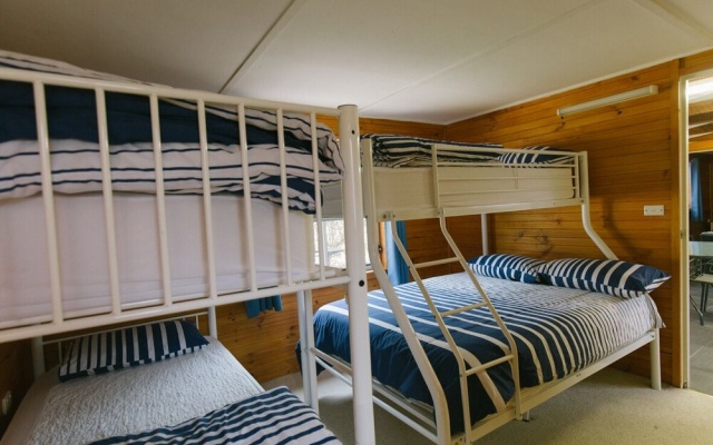Wonboyn Cabins & Caravan Park – Guest Rooms – Wonboyn