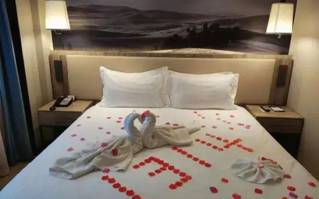 Comfort  Hotel (Urumqi Xiaoxigou Metro Station )
